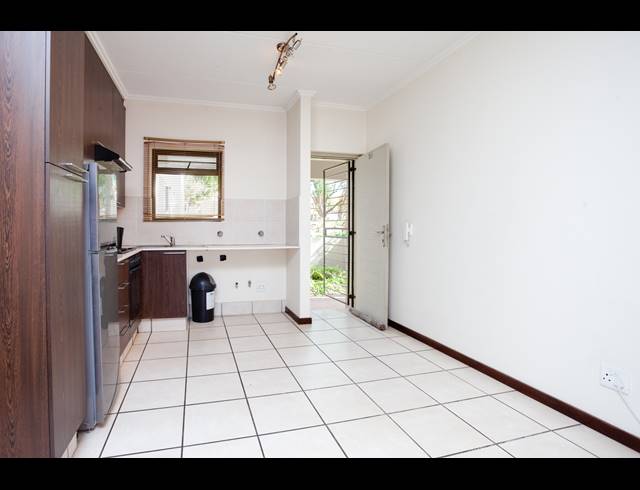 1 BEDROOM APARTMENT FOR SALE IN LONEHILL